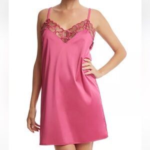 NWT HANKY PANKY “I Heart You” Chemise, S